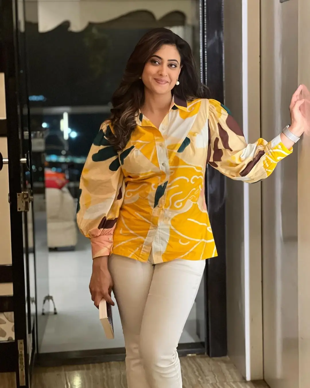 Hindi TV Actress Shweta Tiwari Stills In Yellow Shirt White Pant